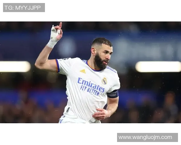 本泽马的传奇之路:从青涩少年到世界足坛巨星的蜕变与荣耀